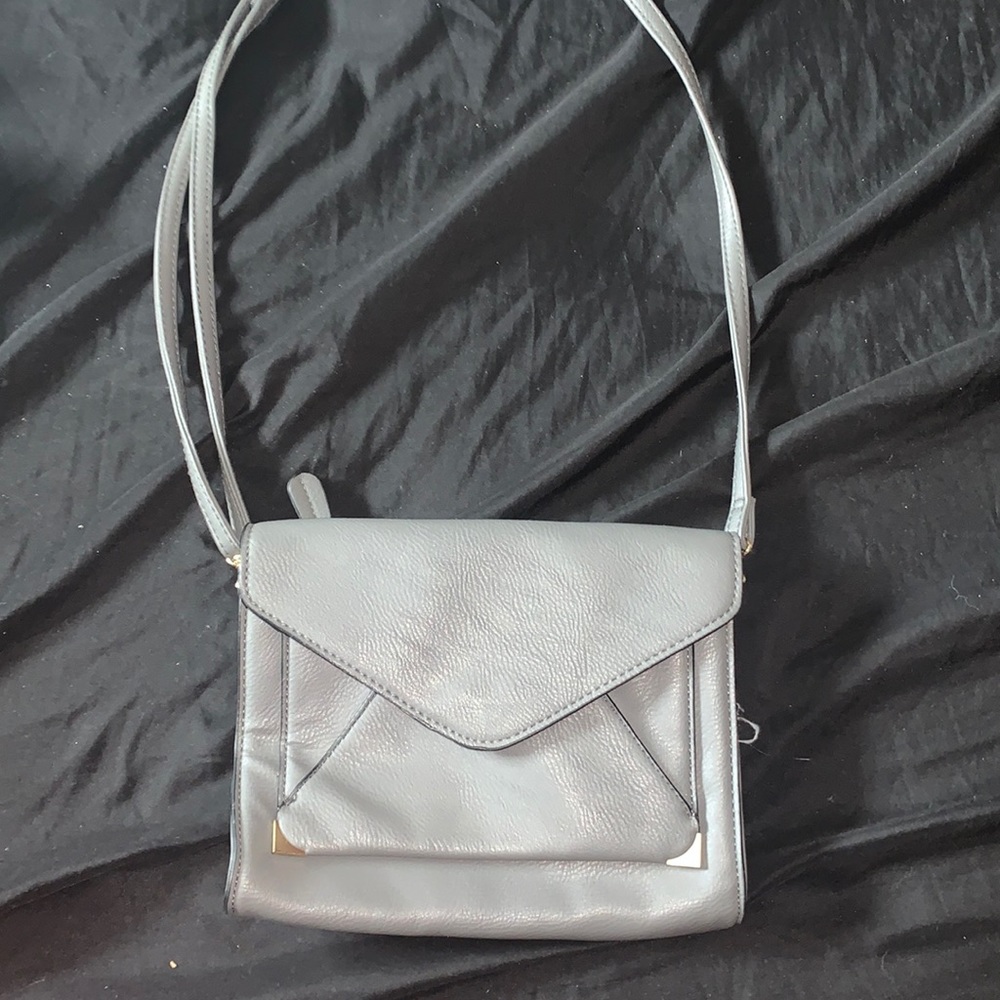 APT.9 Grey Purse